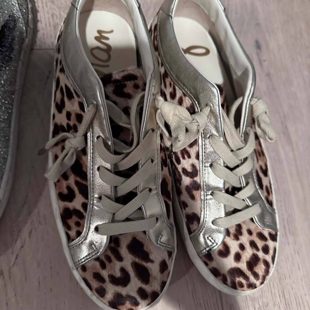 Sam Edelman sneaker
